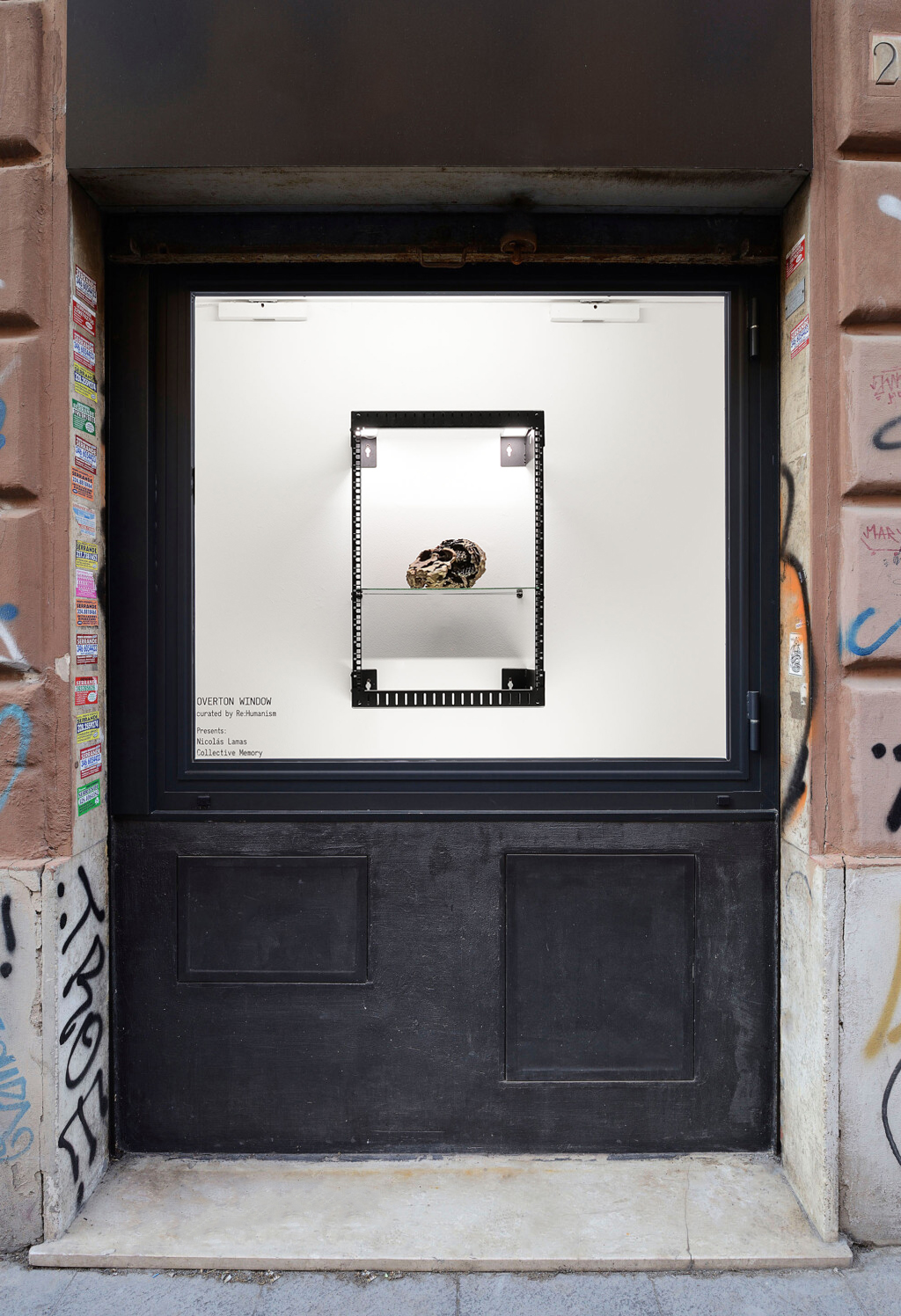 01. Nicolás Lamas, Collective memory, 2025, installation view, Vitrine, Matèria, Roma. Courtesy of the artist and max goelitz. Photo by Roberto Apa